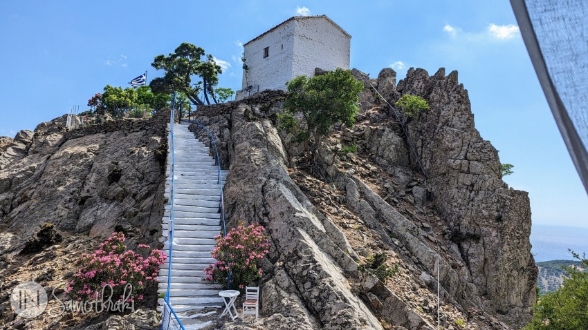 The church of Panagia Krimniotissa is at the top of the stone-carved stairs.