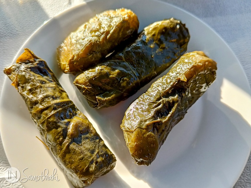 Stuffed vine leaves with rice