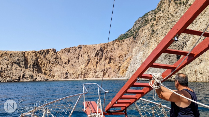 On a boat, heading to Katarti beach