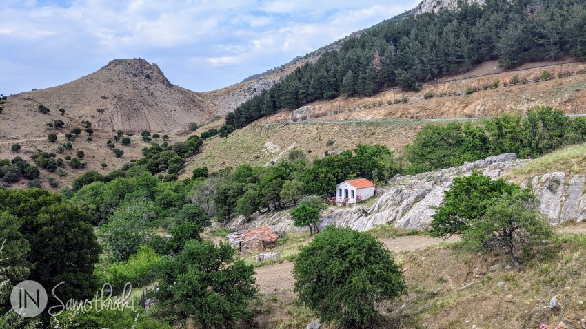 The Church of the Nativity of the Virgin is found in the valley before the entrance to Chora.