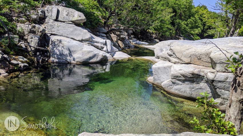 The Karya area is at an altitude of about 7-800m further up on the Fonias River. It is reachable via two different other paths.