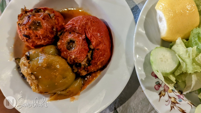Stuffed tomatoes and peppers at To Perivoli tou Ouranou tavern in Therma