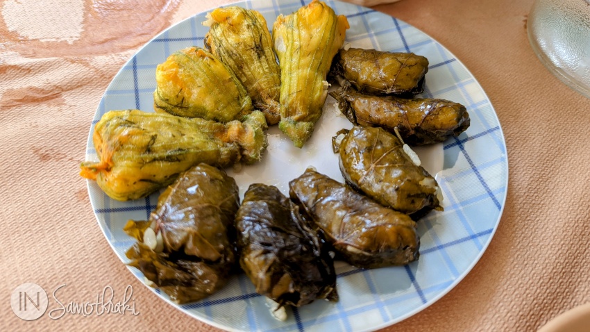 Dolmades and stuffed pumpkin flowers at O Chondros Tavern in Chora